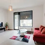 Waltrovka Garden Apartment With Parking, Netflix, Hbo
